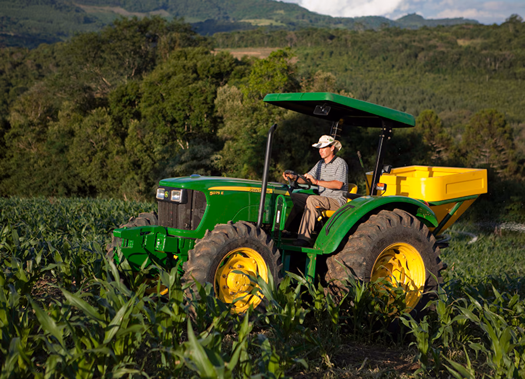 tractor_5075e_campo3_large_3b3b65e34b551daae7c215e4a4acec40de46792d