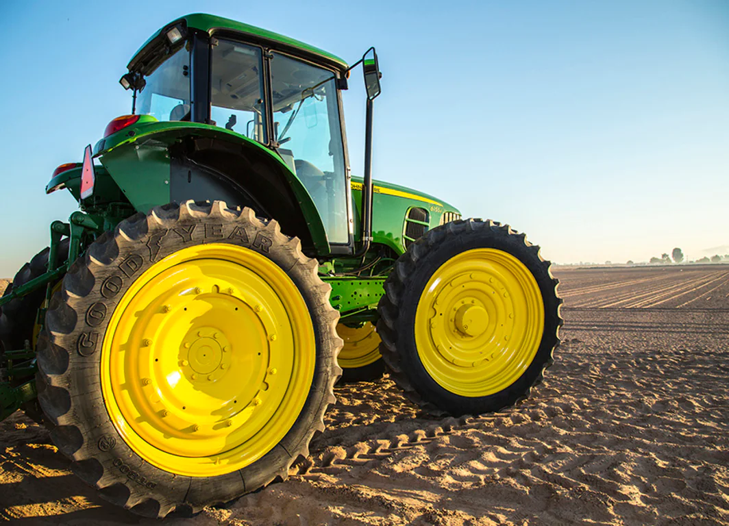 tractor_6155J_campo2_large_3499b8d4170513fdbef5bcb200f57ea5d31062ff